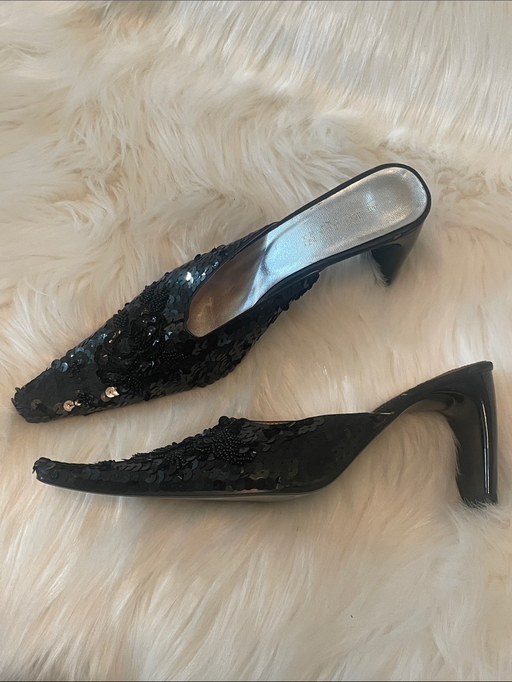 AI ER JIA NI - Black Sequin Pointed Toe Mule Heels -37